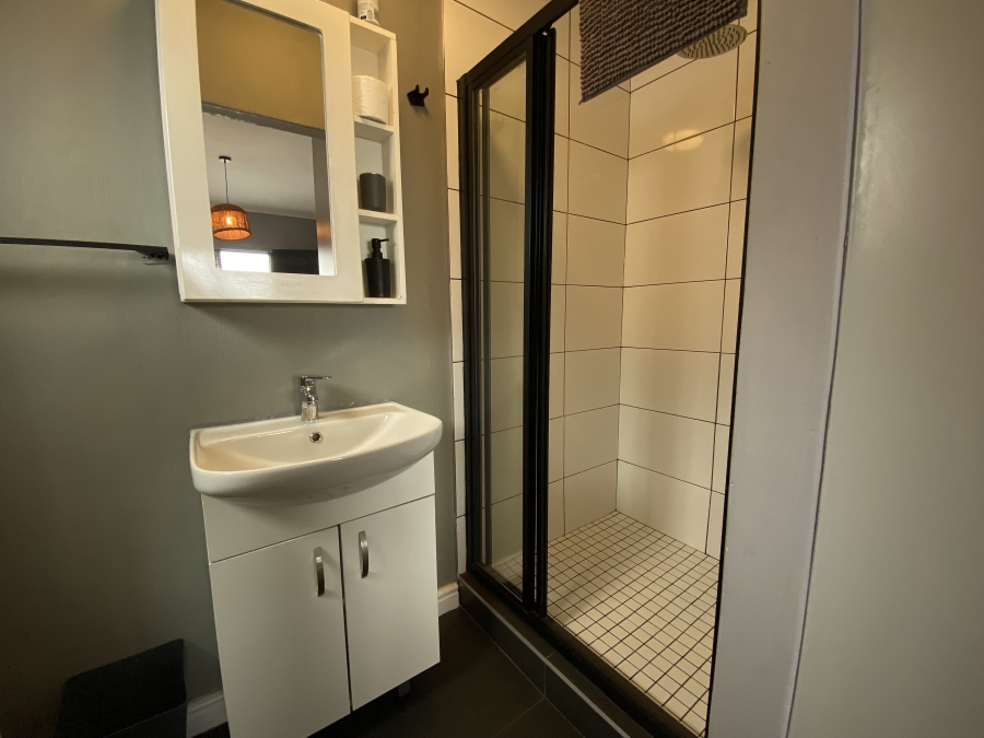 To Let 2 Bedroom Property for Rent in Beachfront Western Cape